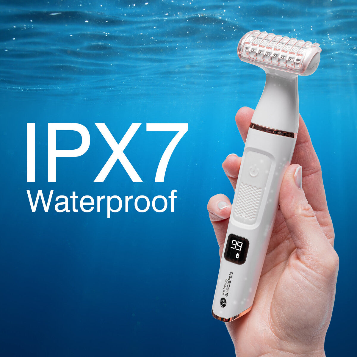 The Lady Shaver Bikini Trimmer being held underwater, illustrating its IPX7 waterproof rating. This demonstrates the device’s ability to be safely used and cleaned in water, perfect for both wet and dry use.