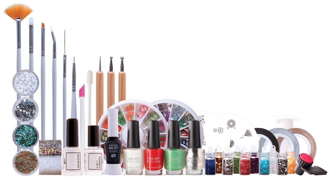 contents of ultimate nail art professional nail artist collection
